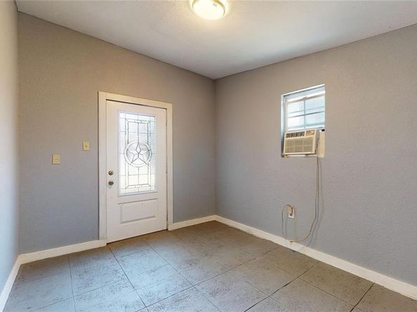 512 S Brighton Avenue , Dallas Texas 75208