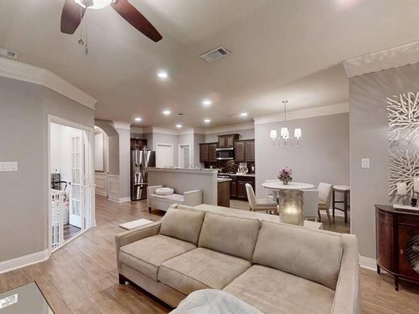 1902  Lea Crest Drive , Dallas Texas 75216
