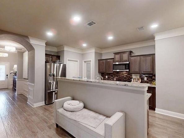 1902  Lea Crest Drive , Dallas Texas 75216