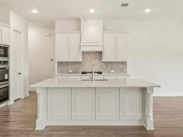 817  Turnbull Avenue , Fort Worth Texas 76247