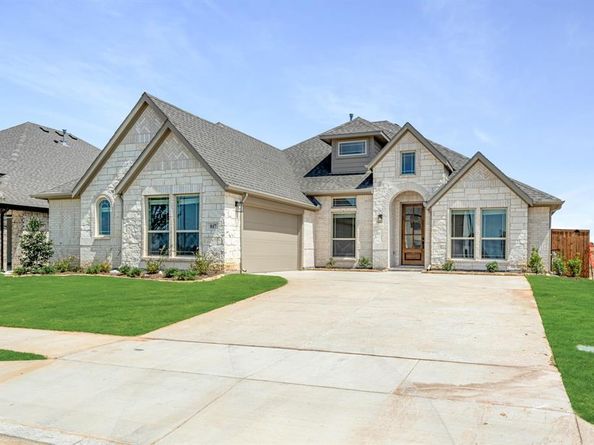 817  Turnbull Avenue , Fort Worth Texas 76247