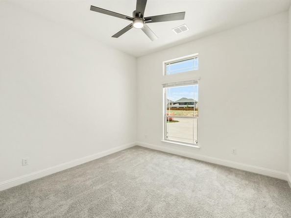 817  Turnbull Avenue , Fort Worth Texas 76247