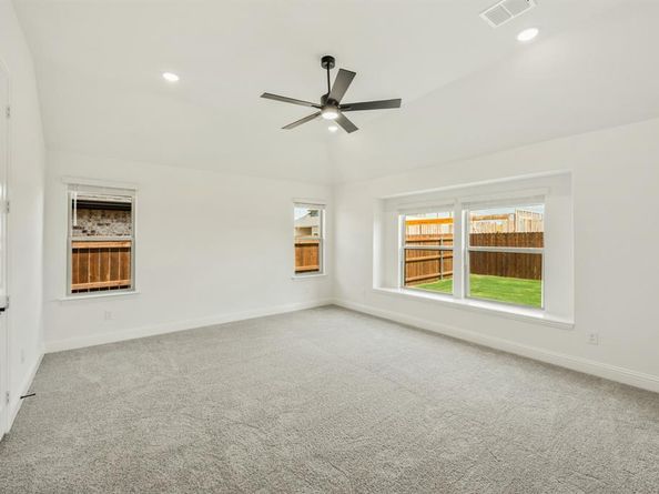 817  Turnbull Avenue , Fort Worth Texas 76247