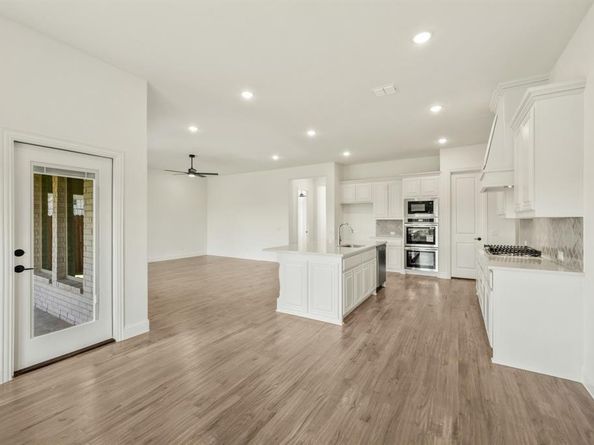 817  Turnbull Avenue , Fort Worth Texas 76247