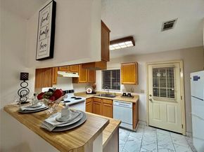 625  Carriagehouse   G 1, Garland Texas 75040