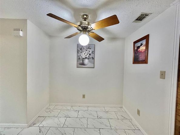 625  Carriagehouse   G 1, Garland Texas 75040