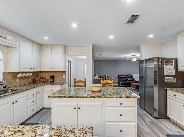 6800  Welch Avenue , Fort Worth Texas 76133