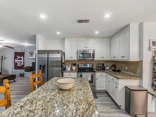 6800  Welch Avenue , Fort Worth Texas 76133