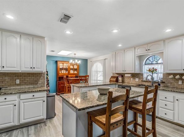 6800  Welch Avenue , Fort Worth Texas 76133