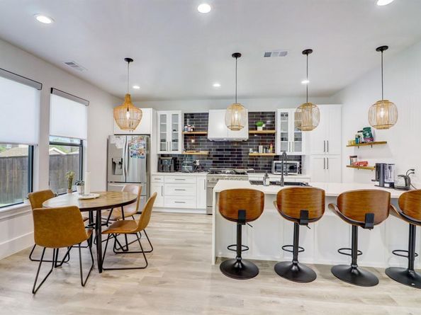 203 S Cockrell Hill Road , Cockrell Hill Texas 75211