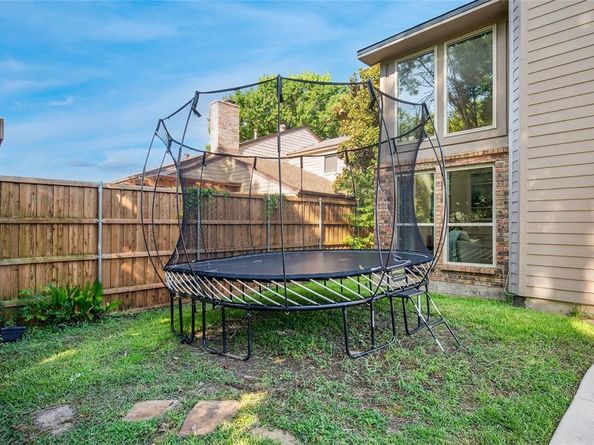 6535  Barkwood Lane , Dallas Texas 75248