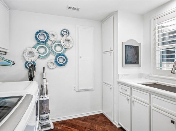 6535  Barkwood Lane , Dallas Texas 75248