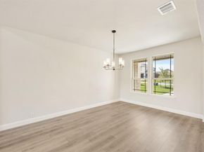 1233  Winona Street , DeSoto Texas 75115