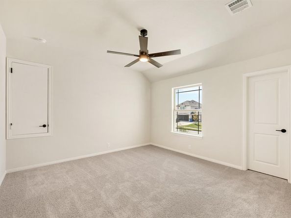 1233  Winona Street , DeSoto Texas 75115