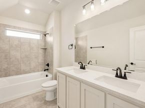 1233  Winona Street , DeSoto Texas 75115