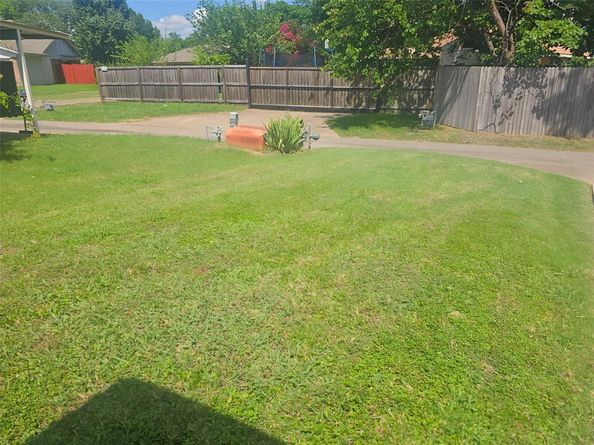 432  Larchbrook Drive , Garland Texas 75043