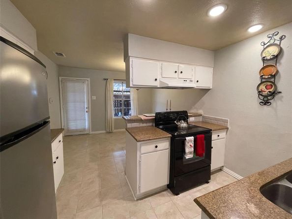 13943  Brookgreen Drive , Dallas Texas 75240