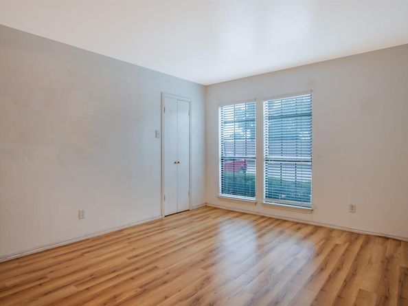 15221  Berry   1005, Dallas Texas 75248