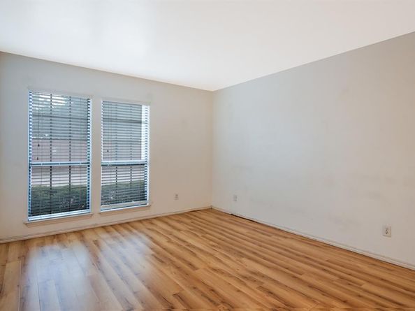 15221  Berry   1005, Dallas Texas 75248