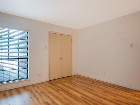 15221  Berry   1005, Dallas Texas 75248