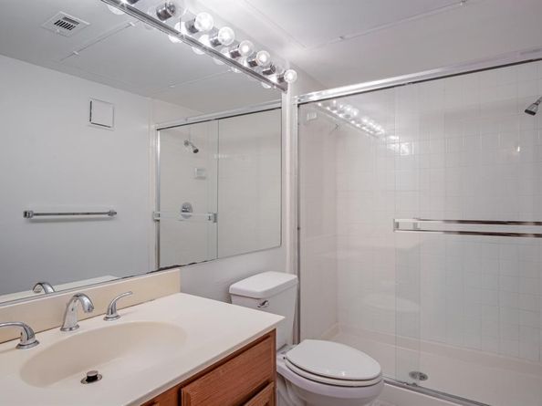 15221  Berry   1005, Dallas Texas 75248