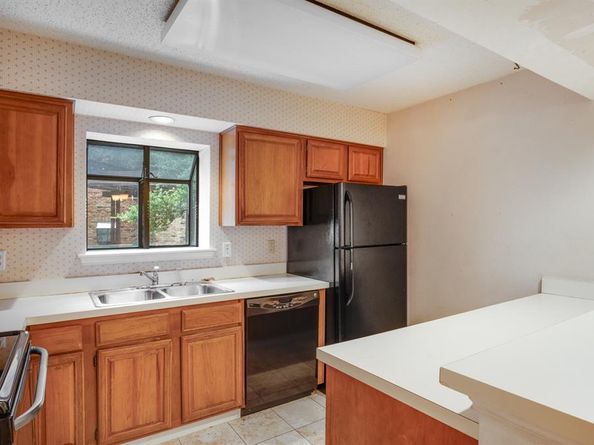 15221  Berry   1005, Dallas Texas 75248