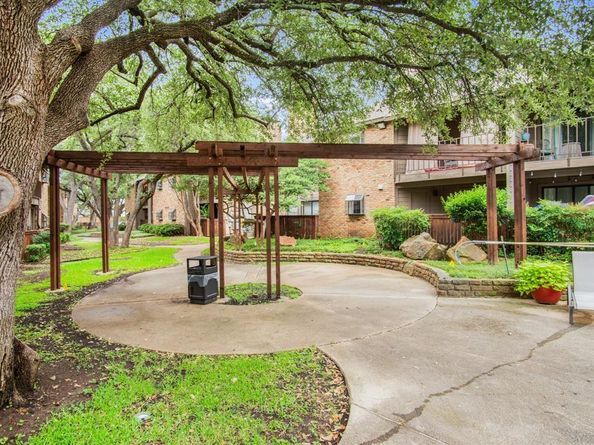 15221  Berry   1005, Dallas Texas 75248