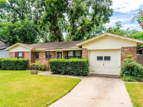 1712  Foster Drive , Arlington Texas 76012