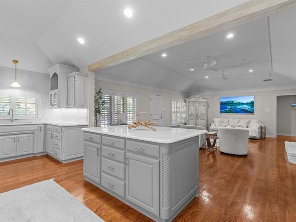 2523  Anglers Drive , Grapevine Texas 76051