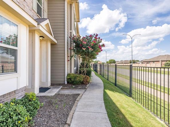 6925  Sandshell Boulevard , Fort Worth Texas 76137