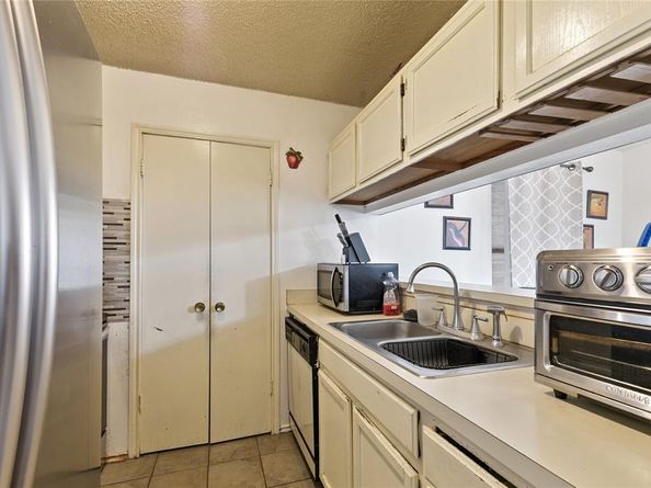 4947  Lomax Drive , Dallas Texas 75227