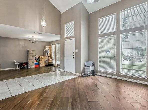 2109  Hemingway Drive , Denton Texas 76210