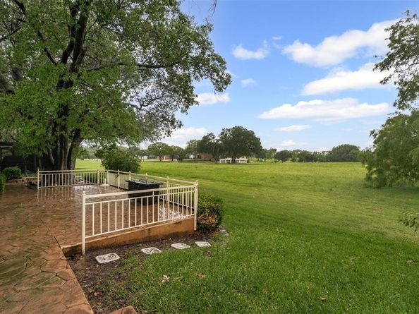 832  Havenwood Lane S, Fort Worth Texas 76112