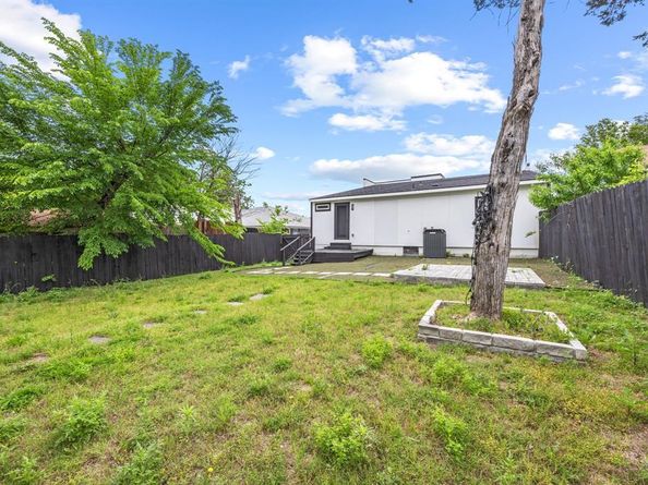 1331 S Denley Drive , Dallas Texas 75216