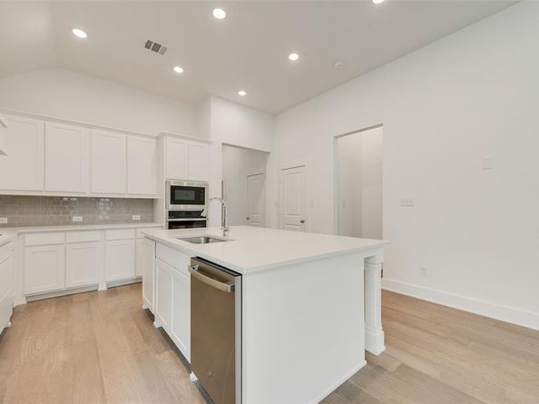 528  Embargo Drive , Fate Texas 75189