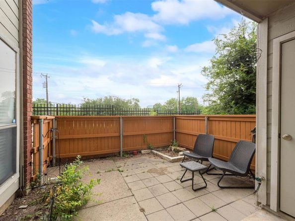 8404  Forest Lane  1305, Dallas Texas 75243