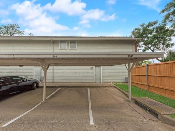 8404  Forest Lane  1305, Dallas Texas 75243