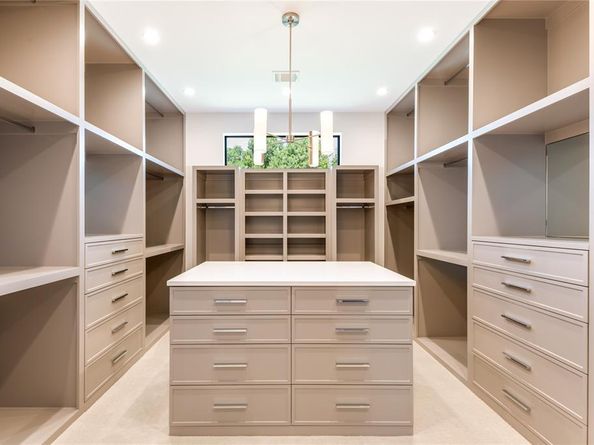 7522  Midbury Drive , Dallas Texas 75230