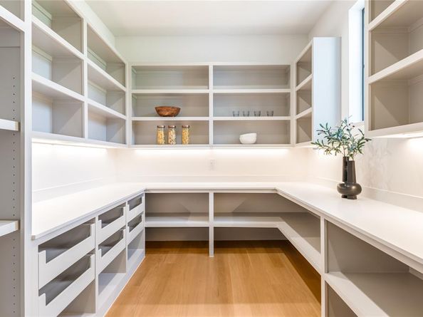 7522  Midbury Drive , Dallas Texas 75230