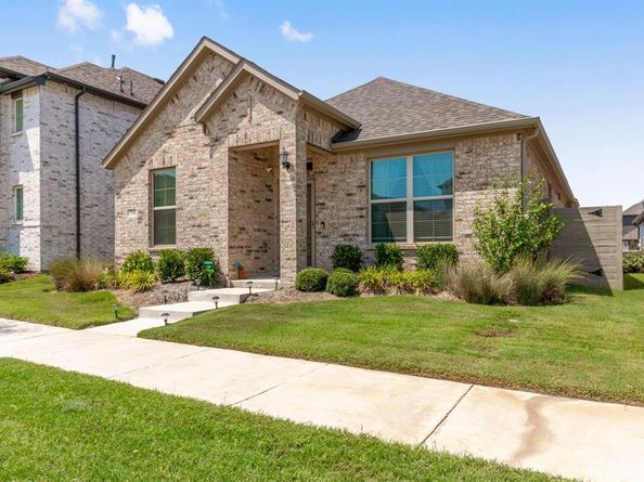 716  Lamp Post Lane , Argyle Texas 76226