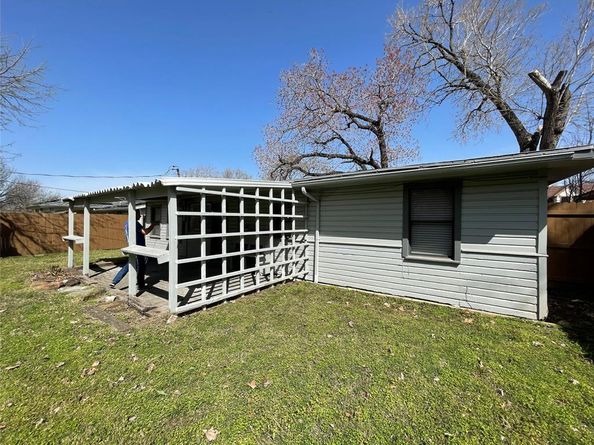 1712  Ida Street , Arlington Texas 76010