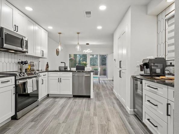 1916  Shorewood Drive , Grapevine Texas 76051