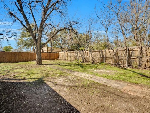 921  Hollywood Avenue , Dallas Texas 75208