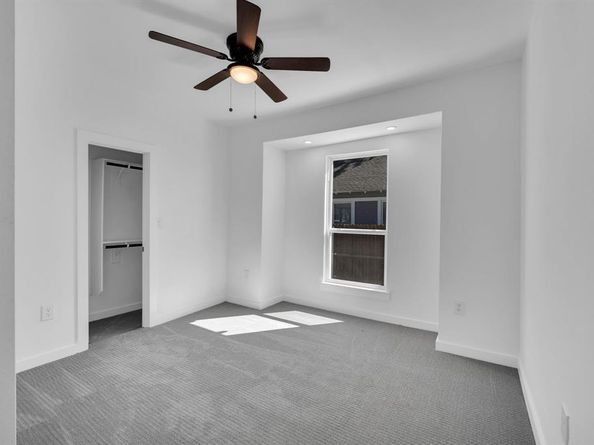 921  Hollywood Avenue , Dallas Texas 75208