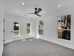 921  Hollywood Avenue , Dallas Texas 75208