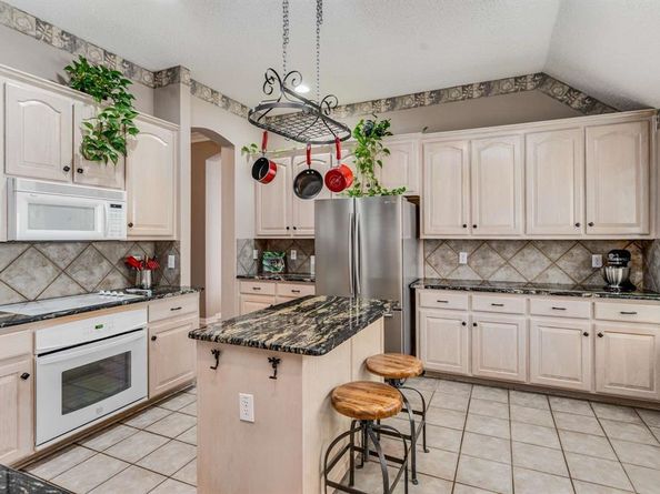 504  Landing Court , Grapevine Texas 76051