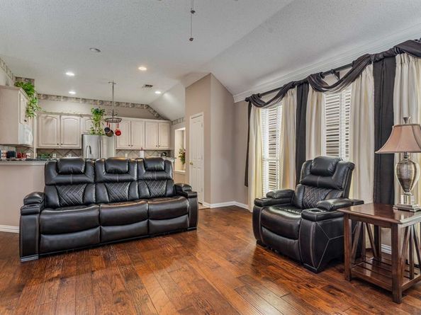 504  Landing Court , Grapevine Texas 76051