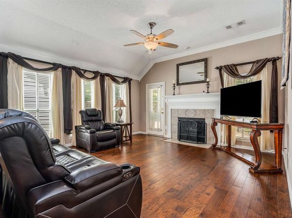 504  Landing Court , Grapevine Texas 76051