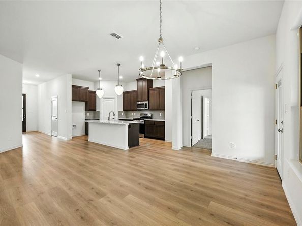 629  Mooney Drive , Saginaw Texas 76179