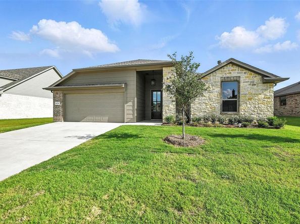 629  Mooney Drive , Saginaw Texas 76179